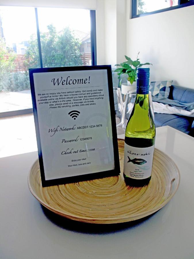 Modern 3 Bedroom Apt With Free Parking, Netflix, Wifi & Welcome Wine By Bnb Pro Melbourne Dış mekan fotoğraf