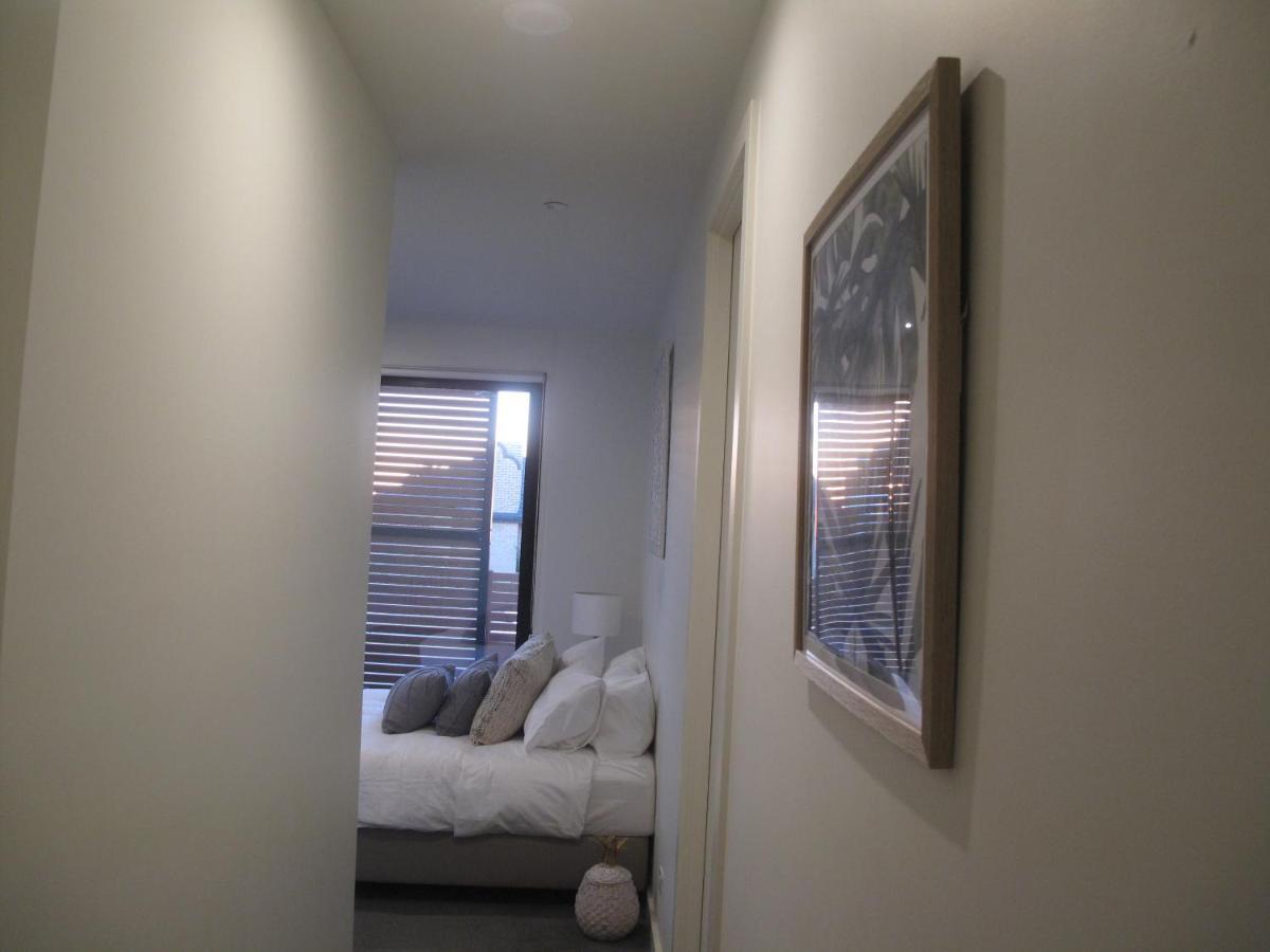 Modern 3 Bedroom Apt With Free Parking, Netflix, Wifi & Welcome Wine By Bnb Pro Melbourne Dış mekan fotoğraf