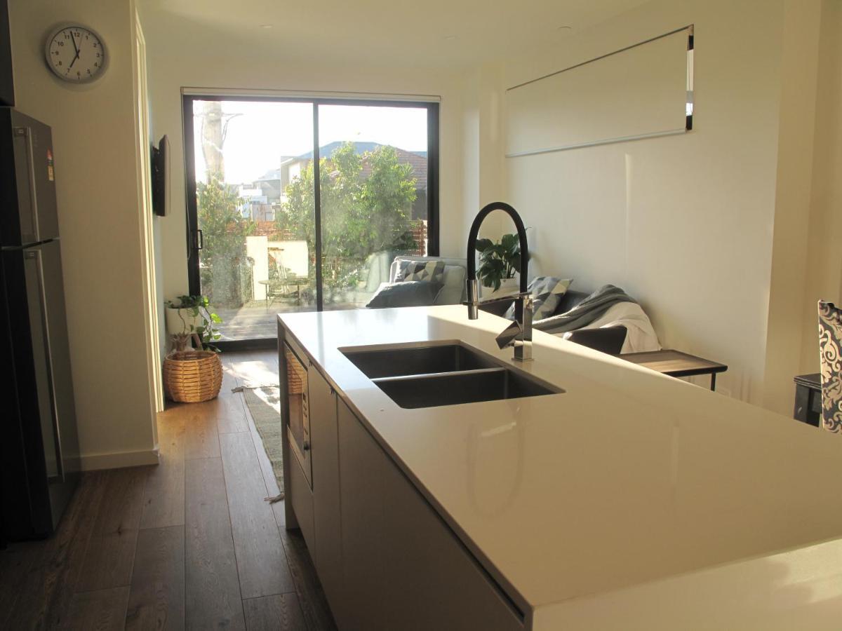 Modern 3 Bedroom Apt With Free Parking, Netflix, Wifi & Welcome Wine By Bnb Pro Melbourne Dış mekan fotoğraf