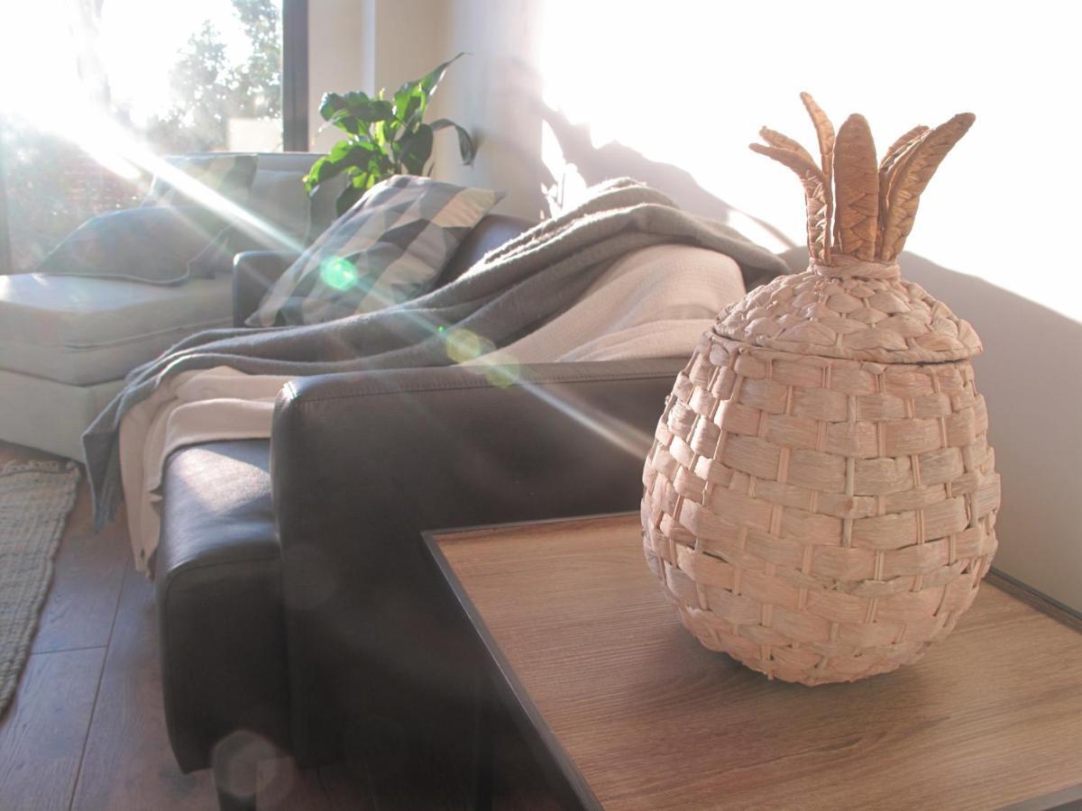 Modern 3 Bedroom Apt With Free Parking, Netflix, Wifi & Welcome Wine By Bnb Pro Melbourne Dış mekan fotoğraf